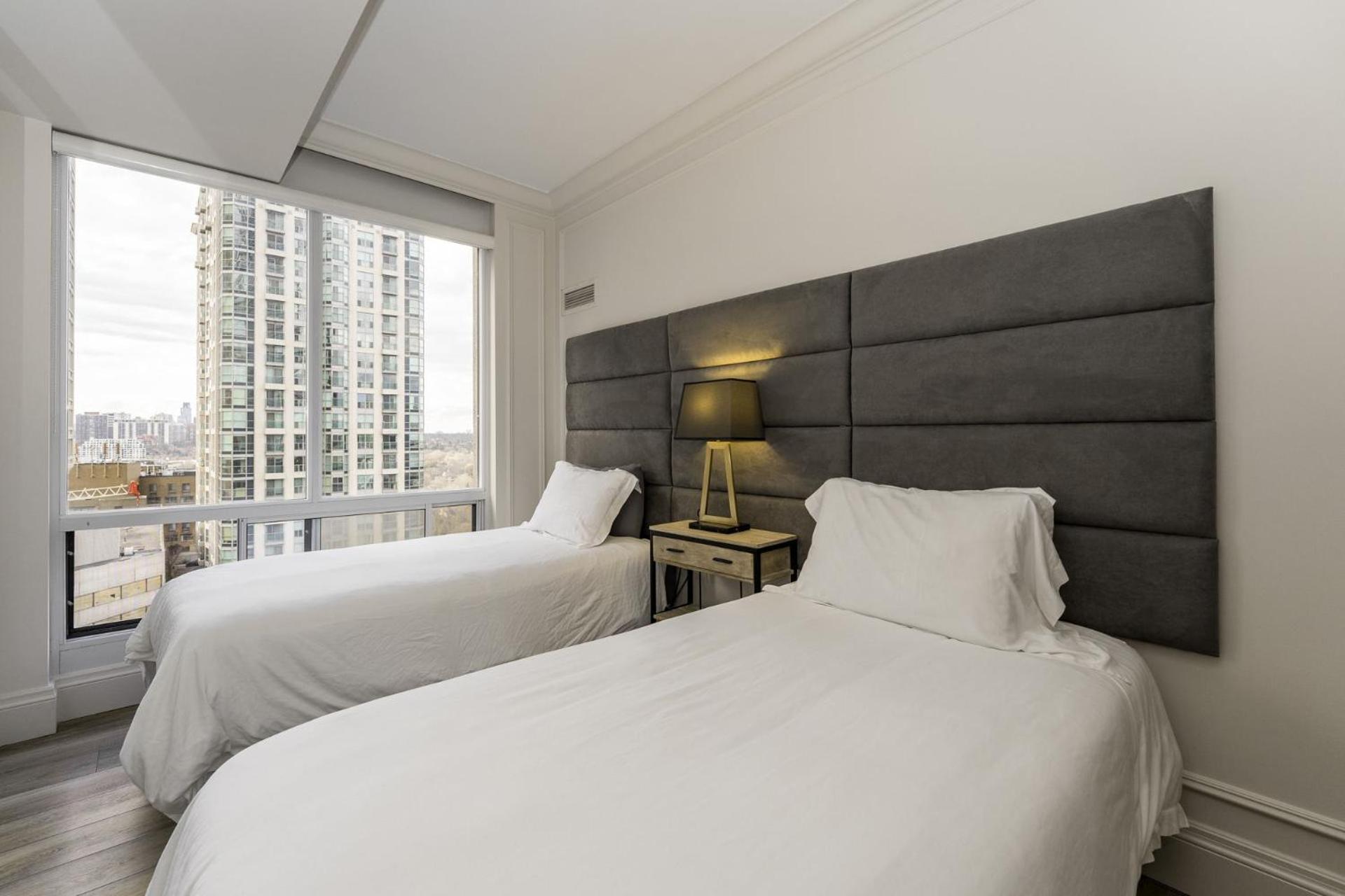 Sky Suites Yorkville Toronto Eksteriør bilde