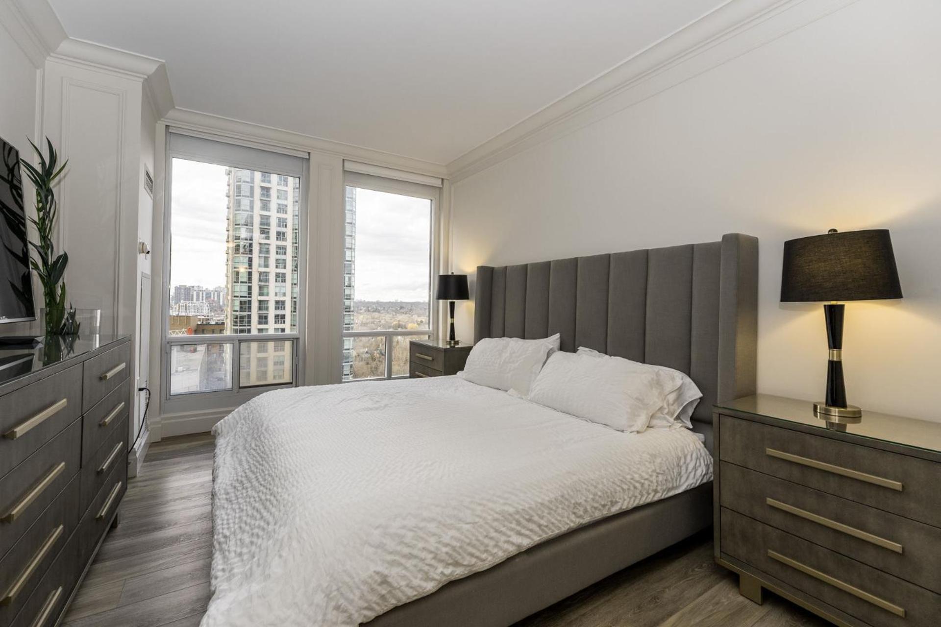 Sky Suites Yorkville Toronto Eksteriør bilde