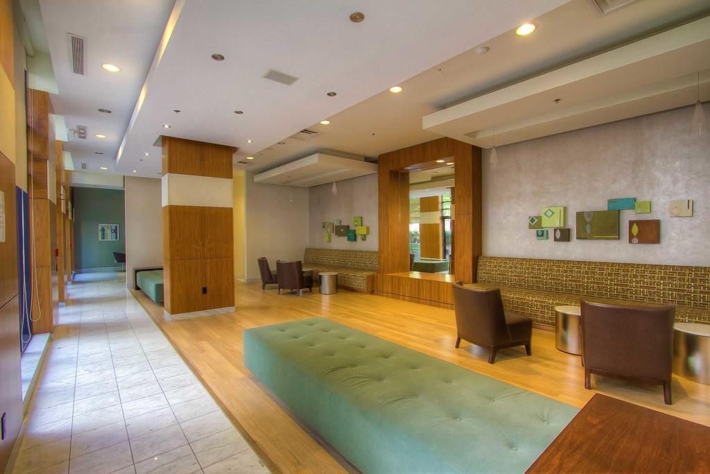 Sky Suites Yorkville Toronto Rom bilde